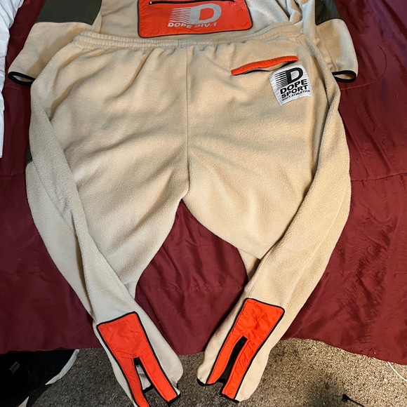 Mens (2) piece velour athletic suit by Dope Intn’l Sports; sz 2X jacket/pants 1X - Picture 8 of 11